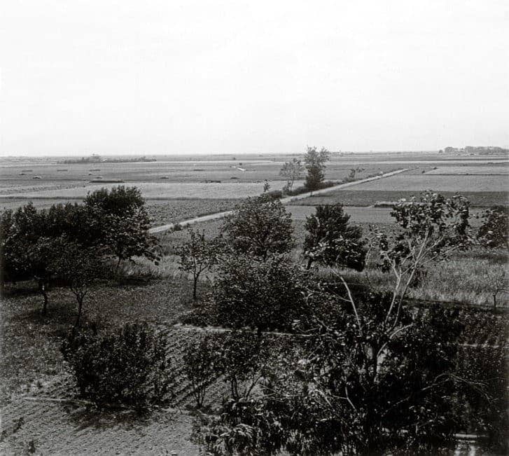 Historic photographs of the estate · 1920–1935