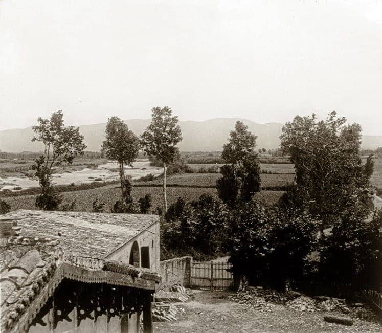 Historic photographs of the estate · 1920–1935