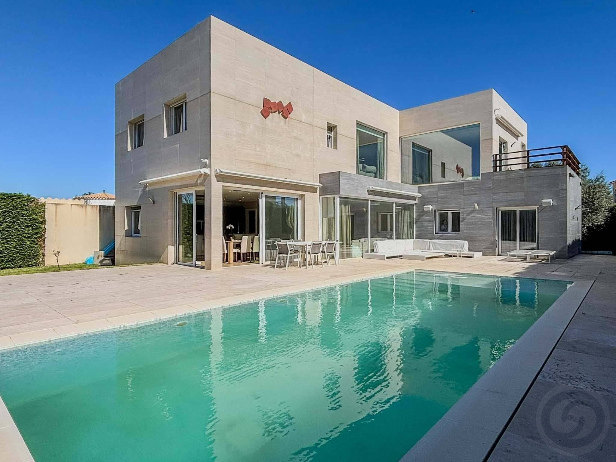 Dream Villa in Empuriabrava – Space, Design and Mediterranean Lifestyle