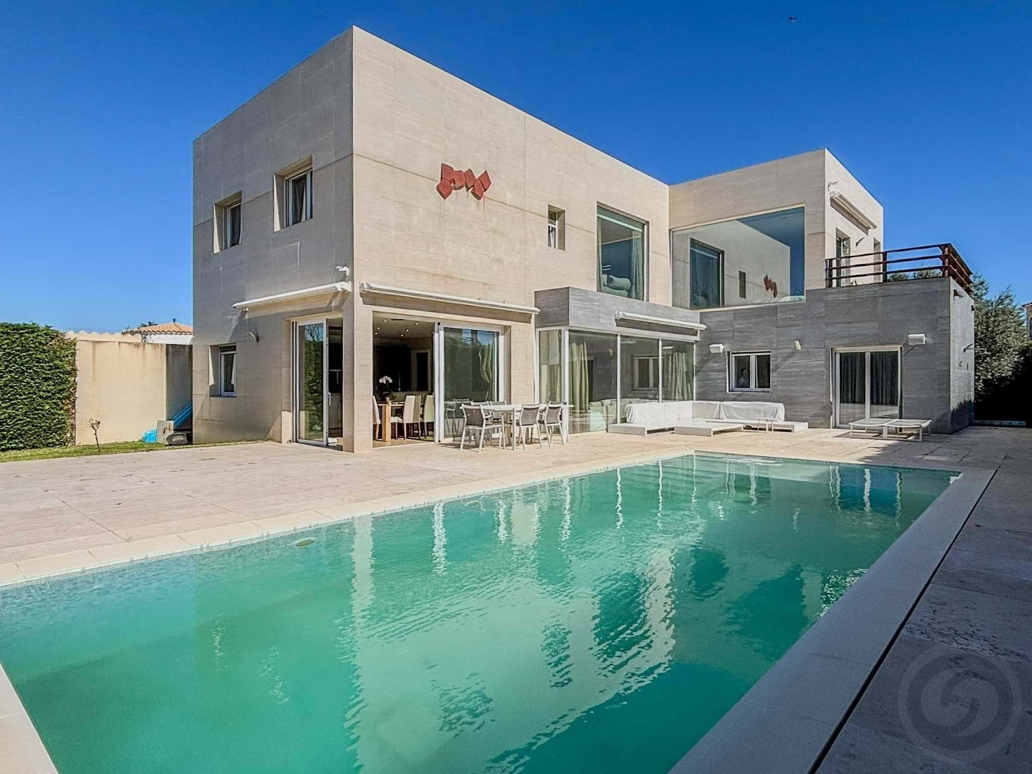 Dream Villa in Empuriabrava – Space, Design and Mediterranean Lifestyle